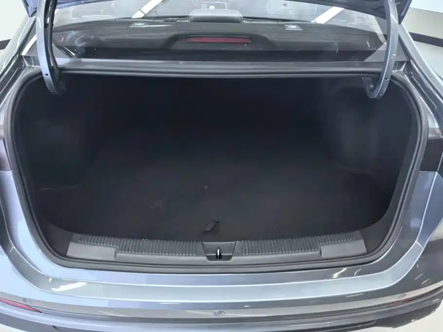 Roewe i5 2025 2023 1.5L CVT Luxury Edition