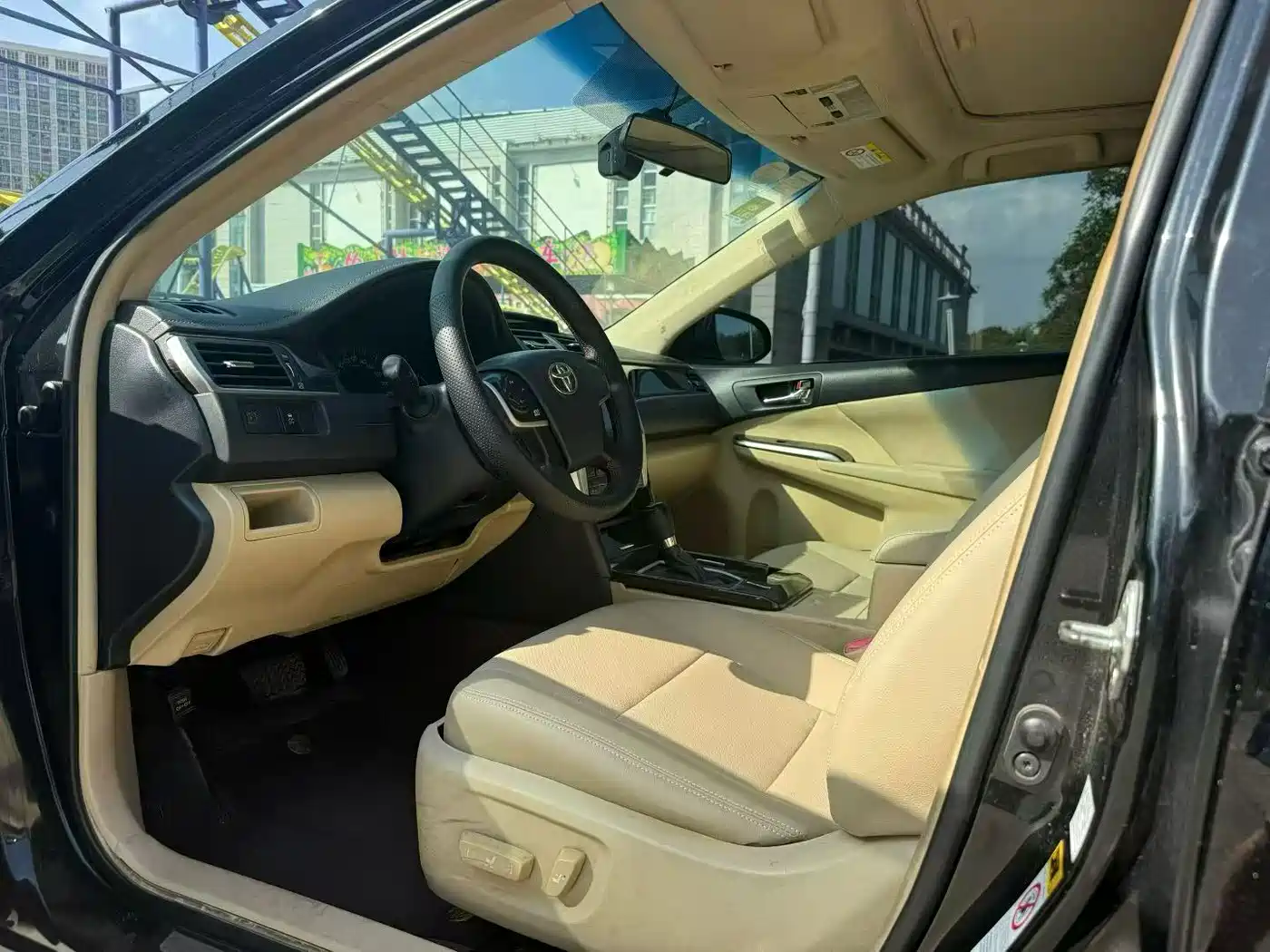 Toyota Camry 2016 2.0E 10th Anniversary Elite Edition фото 9