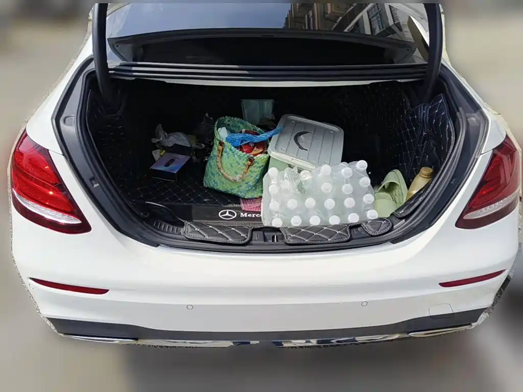 Фото 5 - Mercedes-Benz E-Class