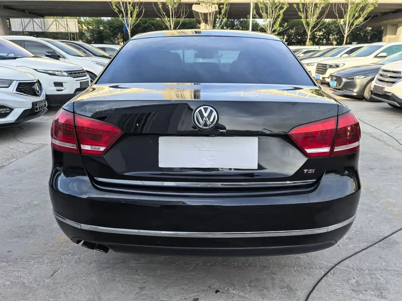 Photo 11 - Volkswagen Passat