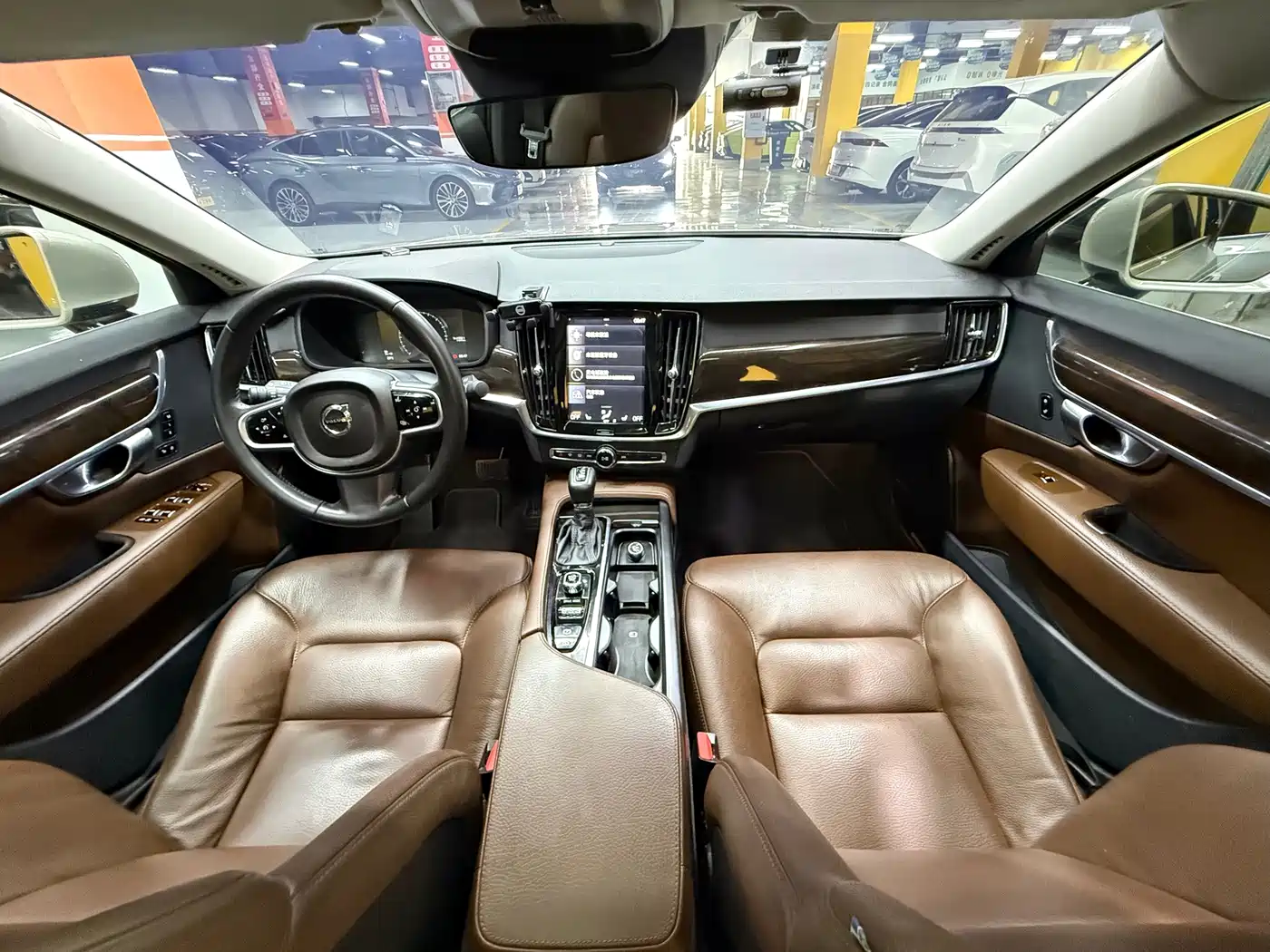 Фото 19 - Volvo S90