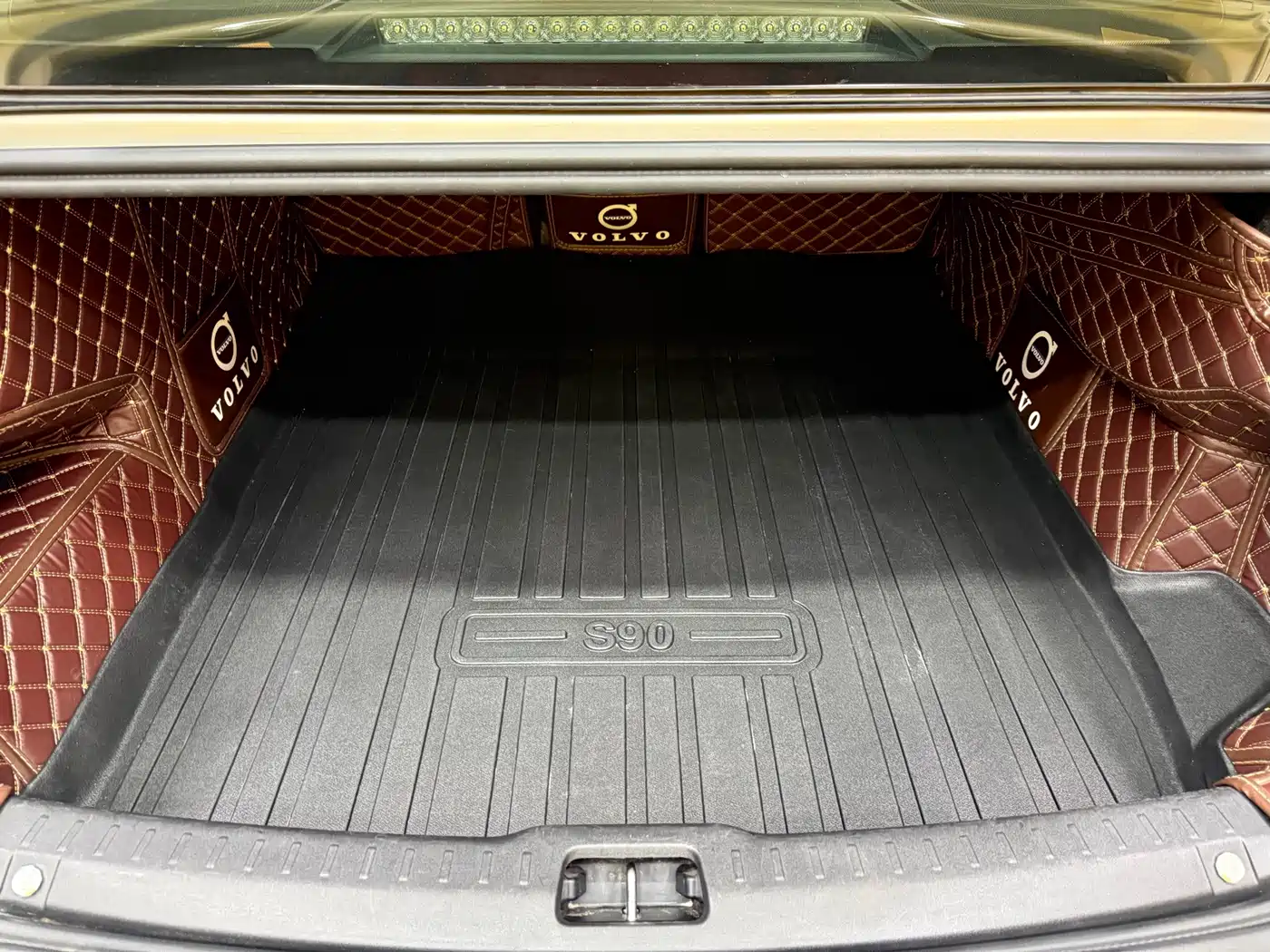 Фото 23 - Volvo S90