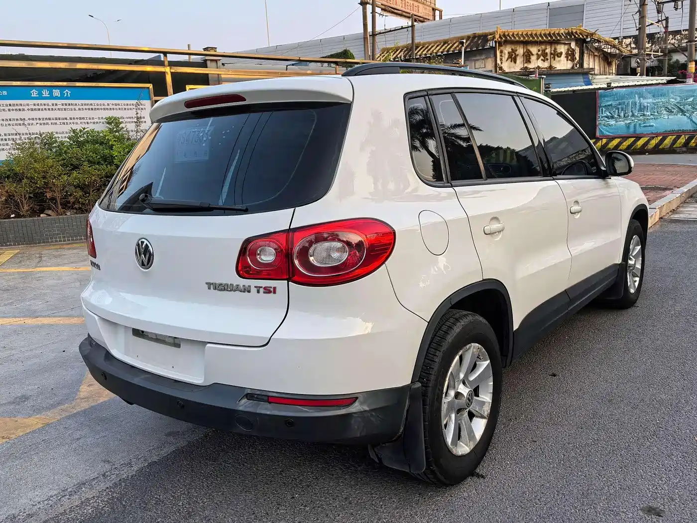 Volkswagen Tiguan 2012 1.8TSI Manual 2WD Metro Edition фото 4