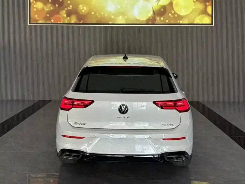 Фото 3 - Volkswagen Golf