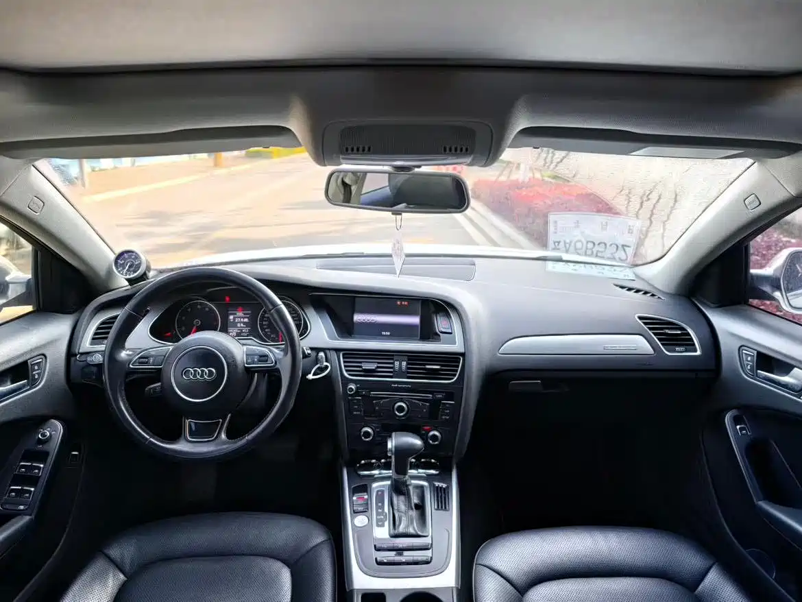 Audi A4L 2015 45 TFSI quattro Individual Sport фото 4