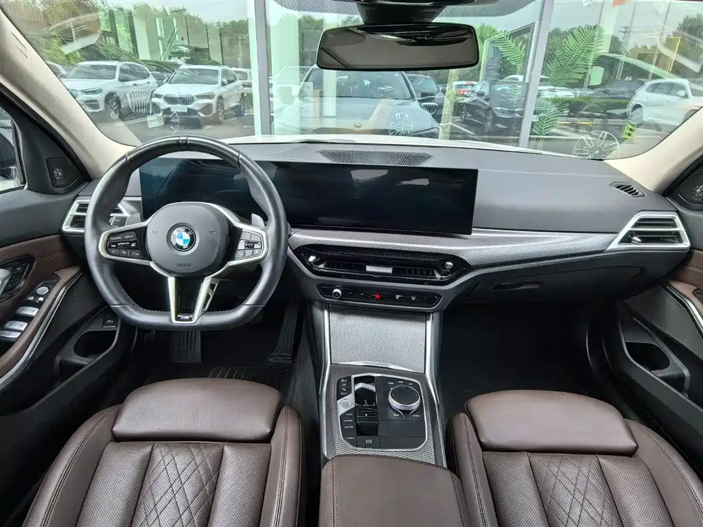 BMW 3 Series 2025 330Li M Sport Night Edition фото 7
