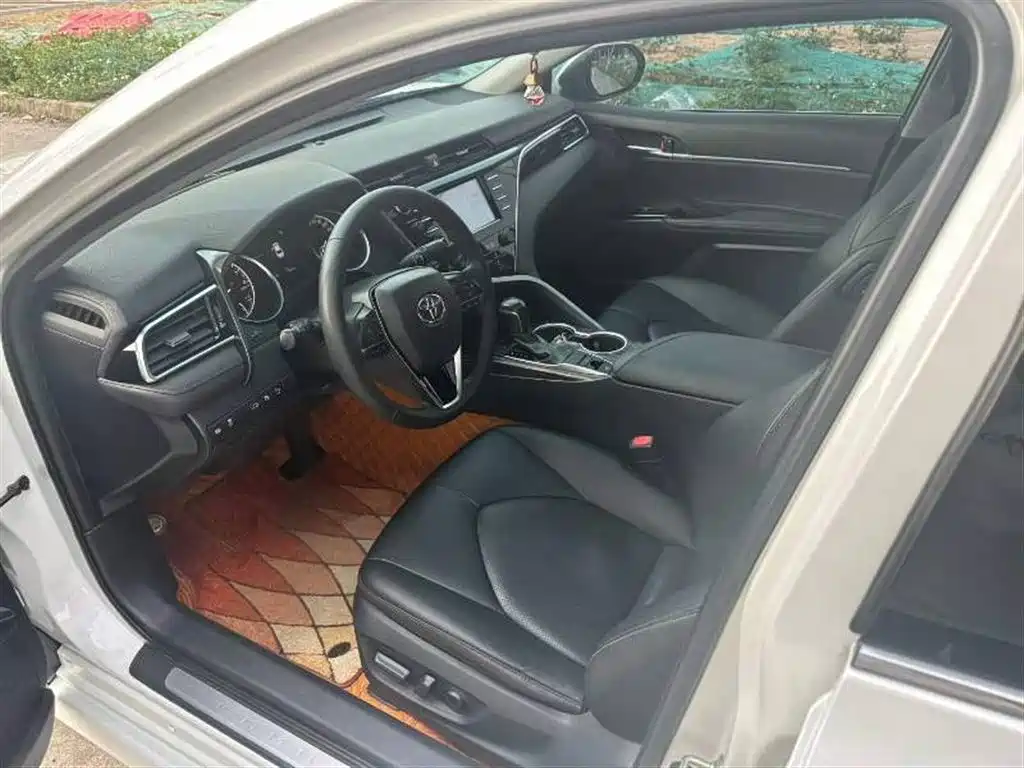 Toyota Camry 2018 2.0G Luxury Edition фото 4