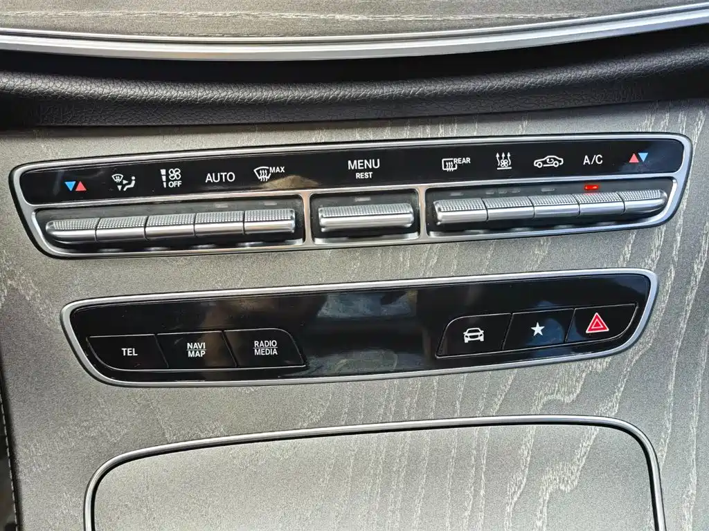 Фото 22 - Mercedes-Benz E-Class New Energy