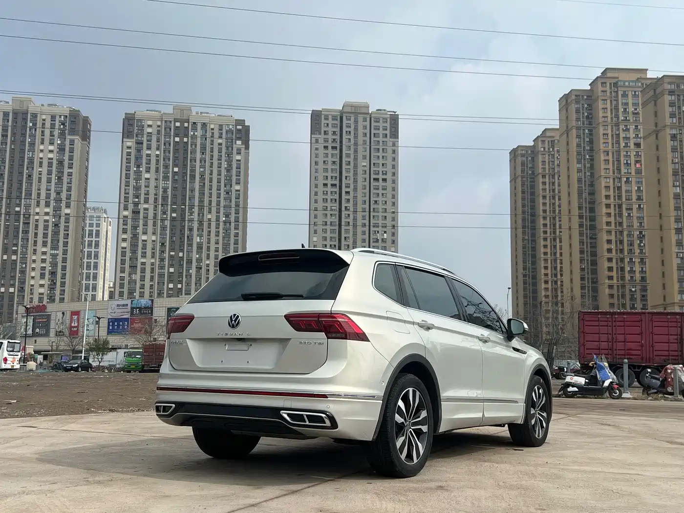 Volkswagen Tiguan L 2022 330TSI Auto 2WD R-Line Premium Edition фото 7