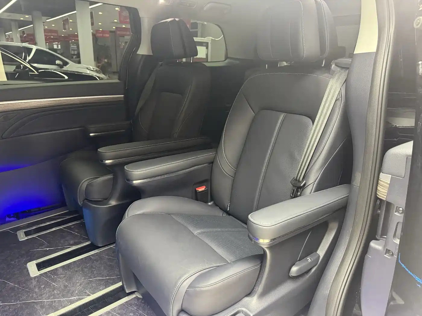 GAC Trumpchi Trumpchi M8 2023 Leading Series 390T Premium Edition фото 10