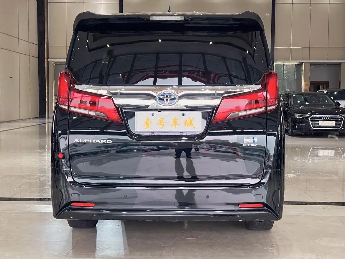 Toyota Alphard 2021 Hybrid 2.5L Luxury фото 6