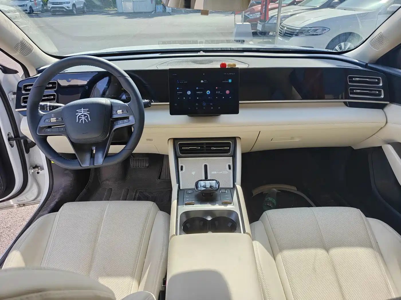 BYD Qin L 2024 DM-i 80KM Leading Edition фото 8