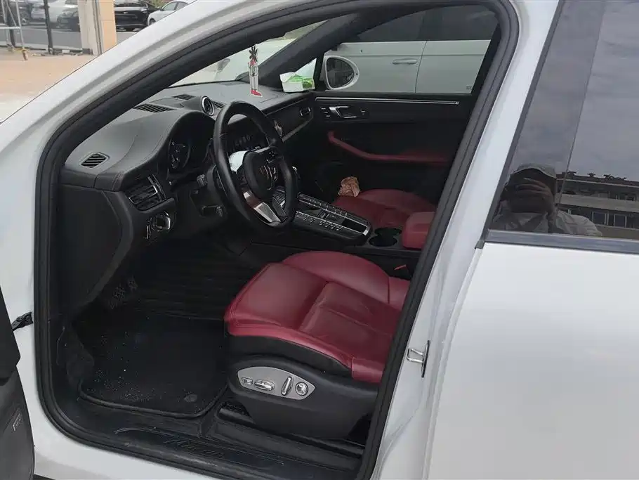 Porsche Macan 2018 Macan 2.0T фото 9