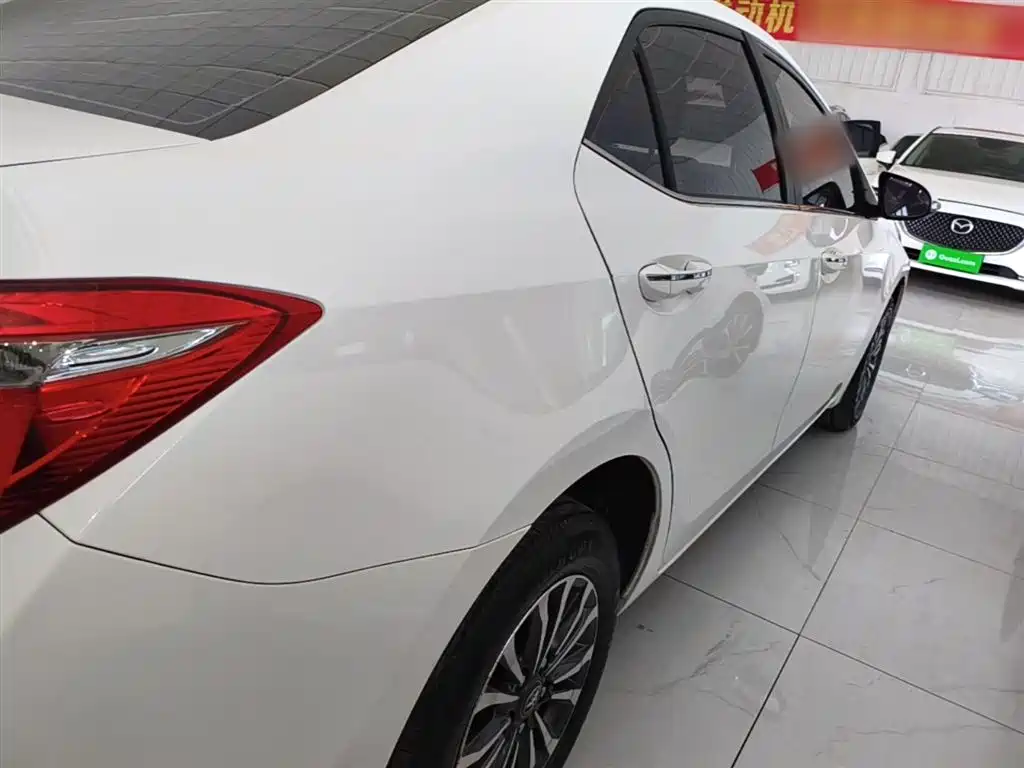 Toyota Corolla 2017 Facelift 1.2T S-CVT GL фото 7