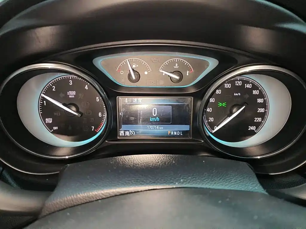 Photo 4 - Buick Envision Plus