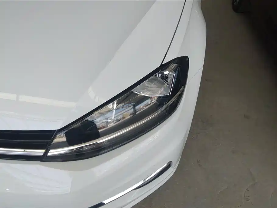 Volkswagen Golf 2020 Beloved Edition 200TSI DSG Comfort фото 5