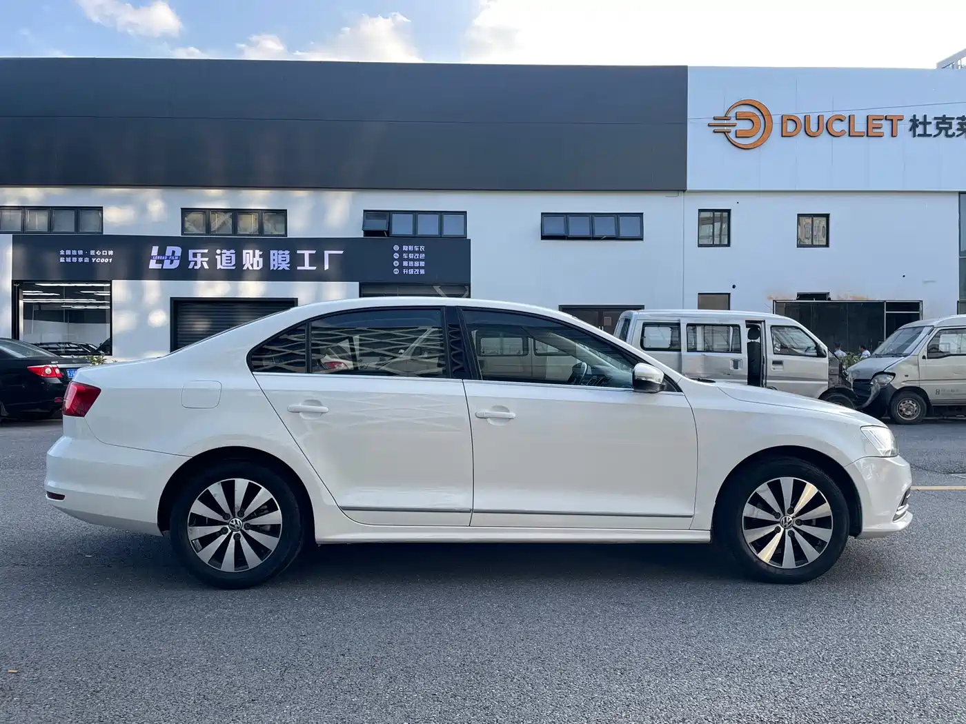 Volkswagen Sagitar 2017 1.6L Automatic Comfort фото 15