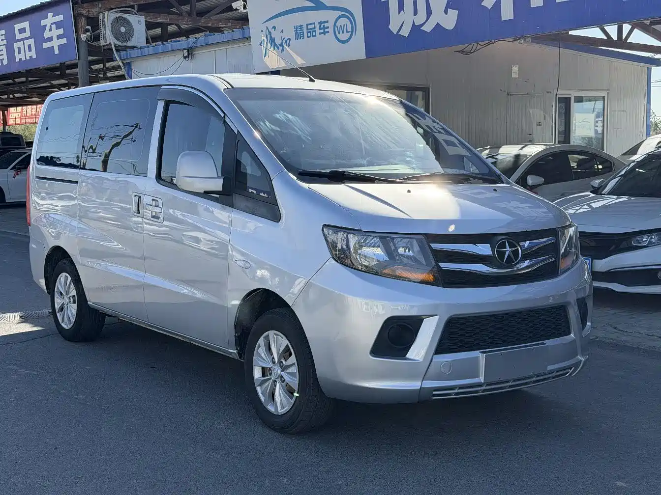 JAC Refine M3 2016 2015 Maker Edition 1.6L Luxury