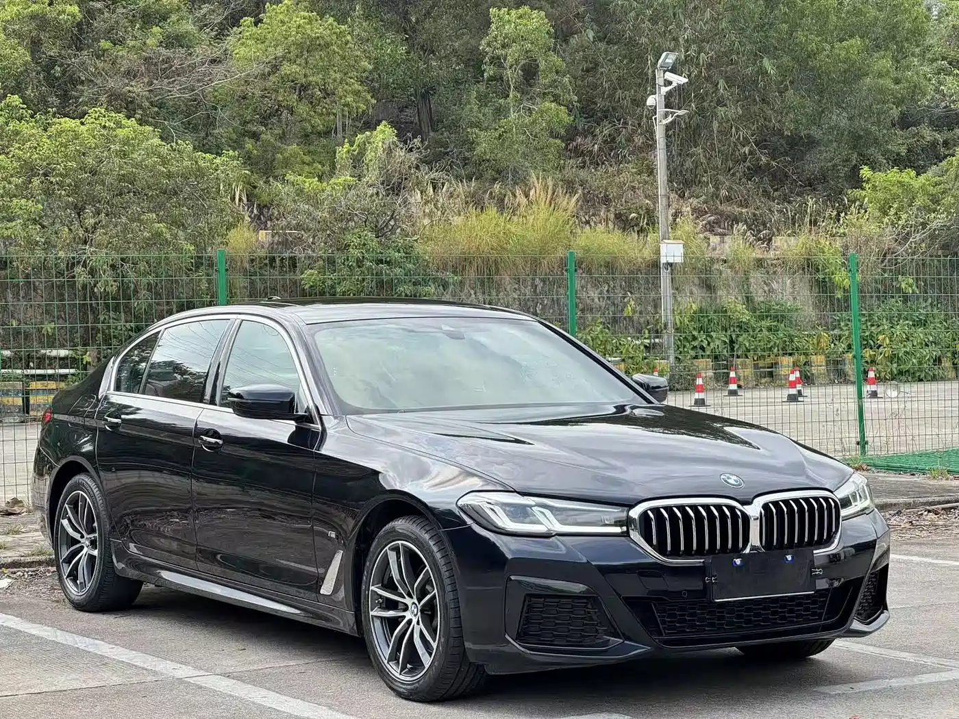 BMW 5 Series 2022 525Li M Sport Package фото 3