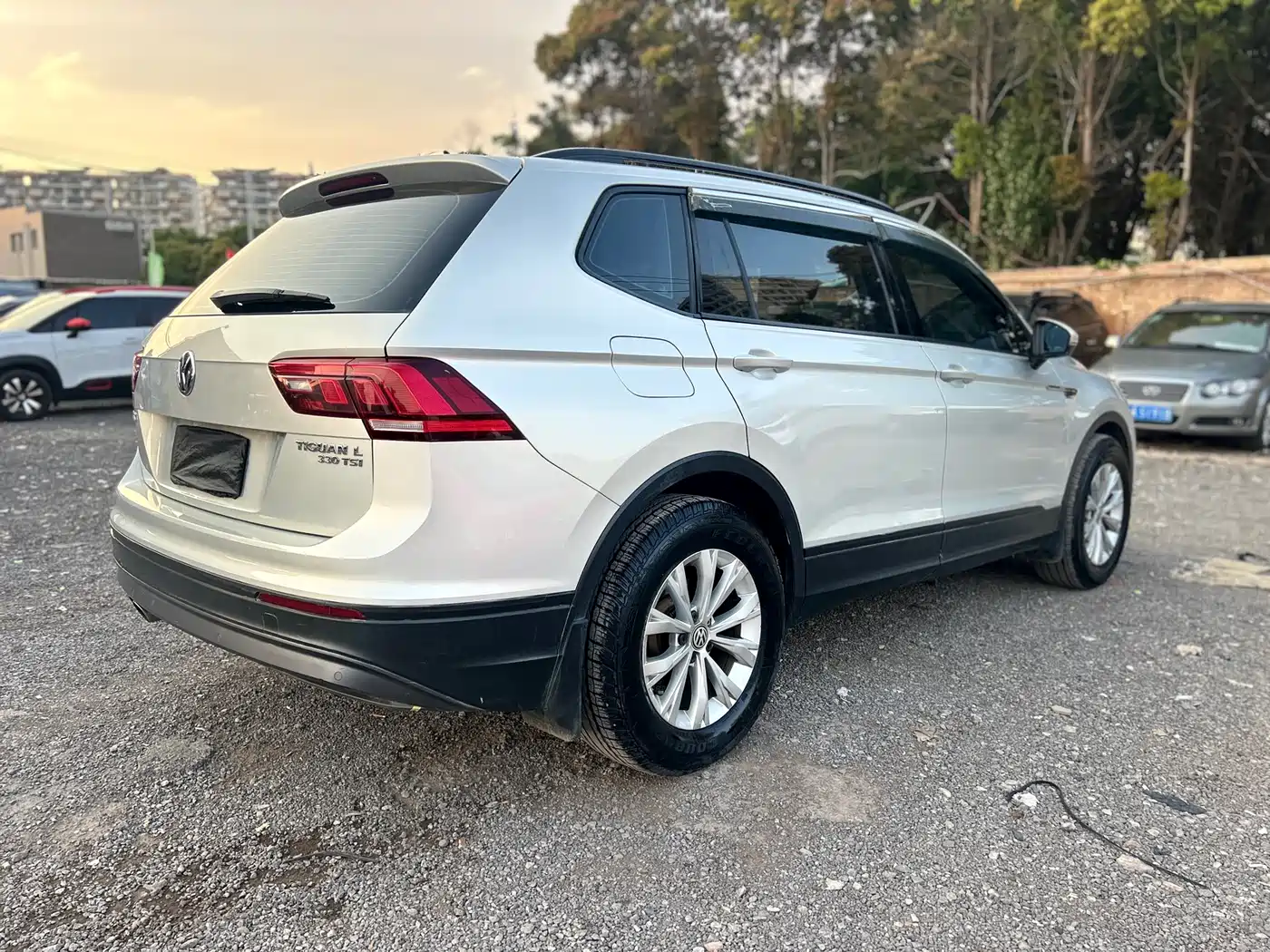 Volkswagen Tiguan L 2017 330TSI Automatic 2WD Trend Edition фото 5