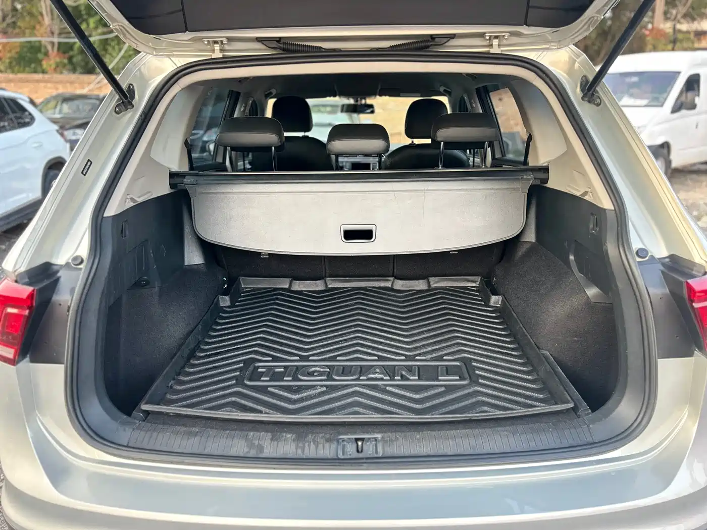 Volkswagen Tiguan L 2017 330TSI Automatic 2WD Trend Edition фото 16