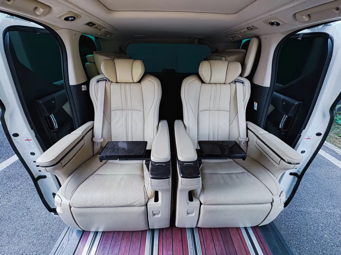 Toyota Alphard 2019 Hybrid 2.5L Premium Edition фото 11