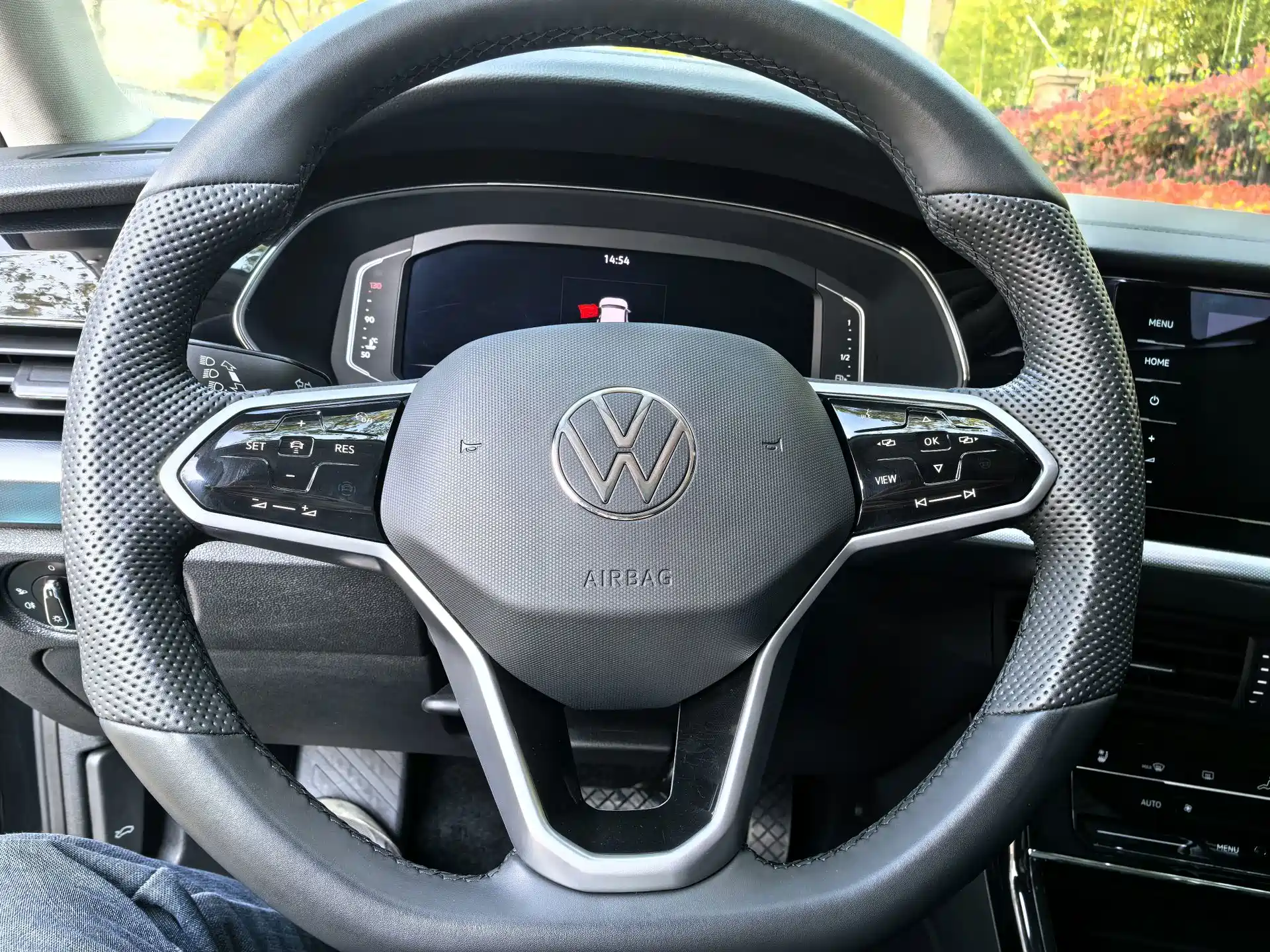 صورة 8 - Volkswagen Passat