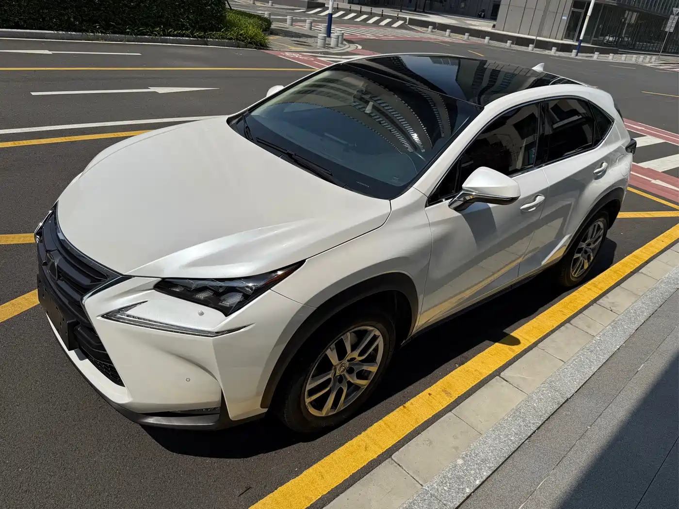 Lexus NX 2015 300h AWD F SPORT фото 10