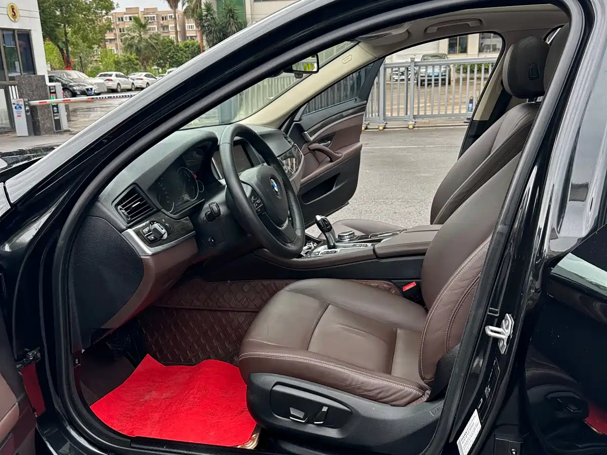 BMW 5 Series 2017 525Li Luxury Design Package фото 9