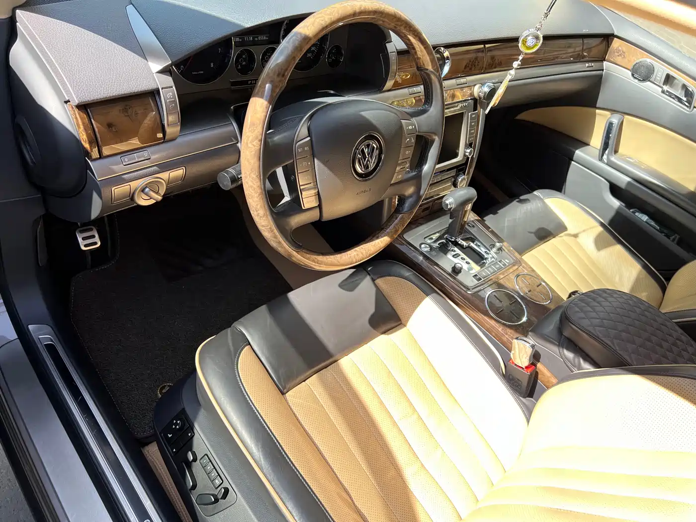 Volkswagen Phaeton 2012 3.0L Elite Custom фото 4