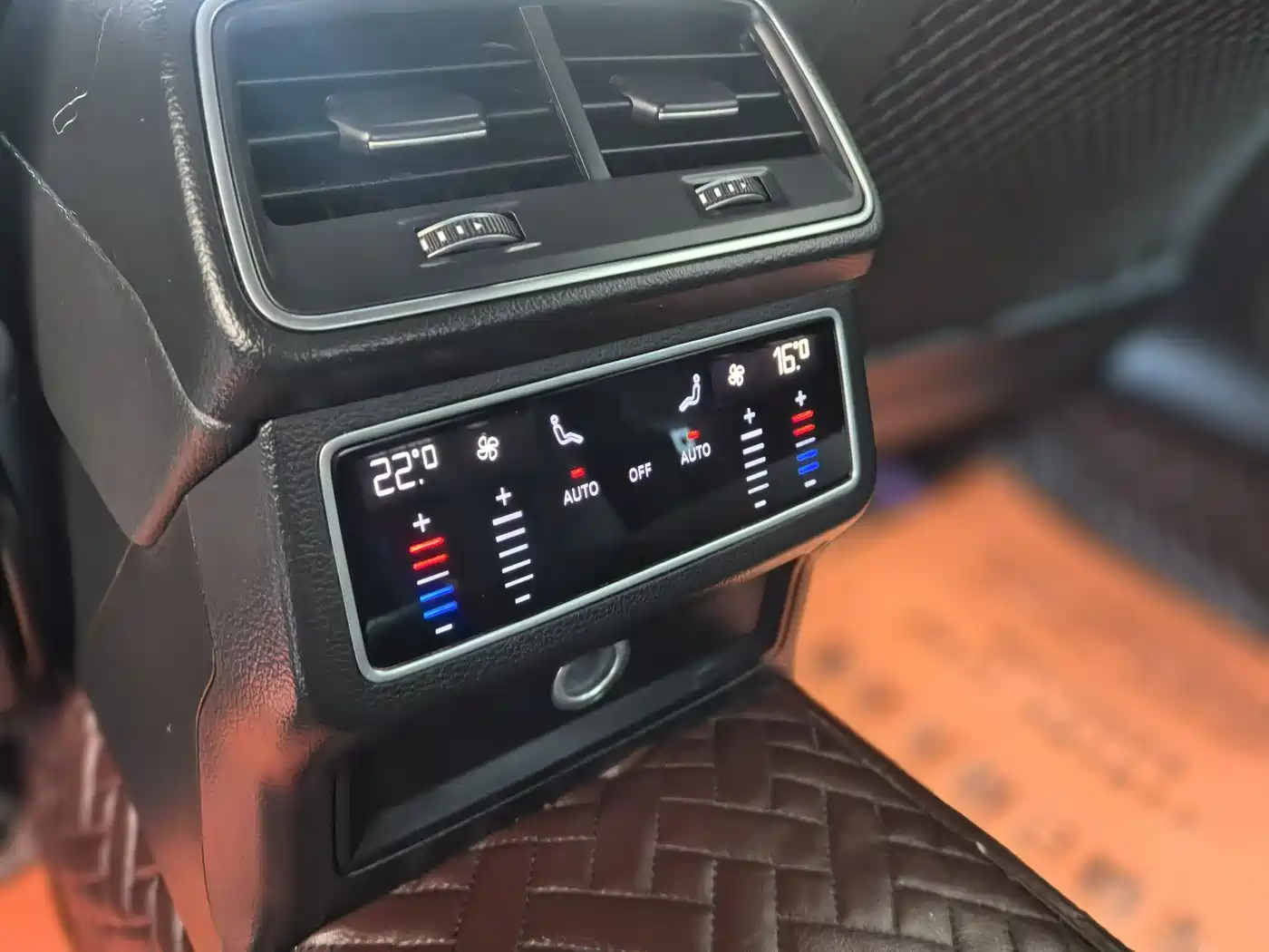 Audi A6L 2021 45 TFSI Exclusive Elegance фото 11