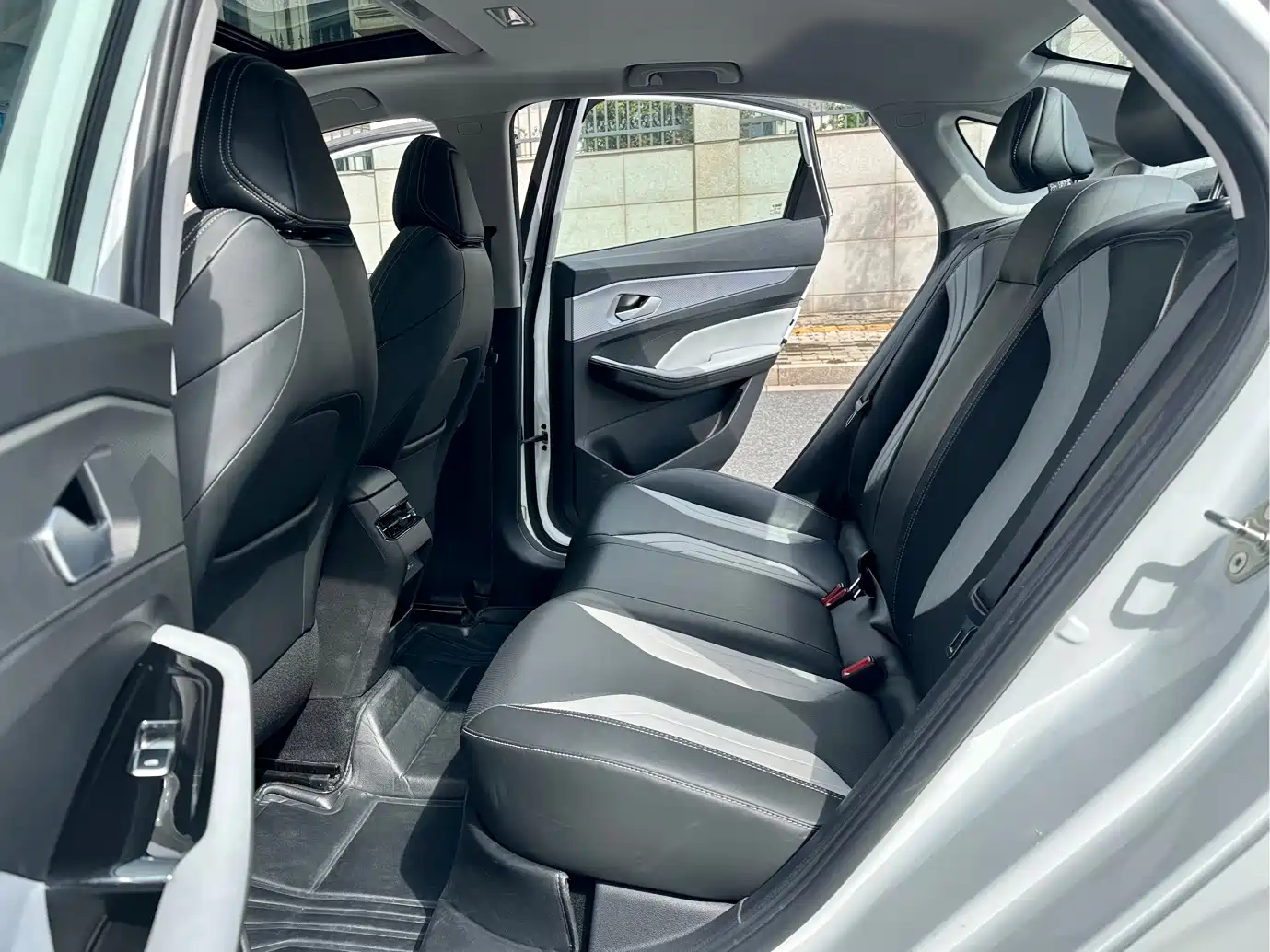 GEELY AUTOMOBILE BINRUI