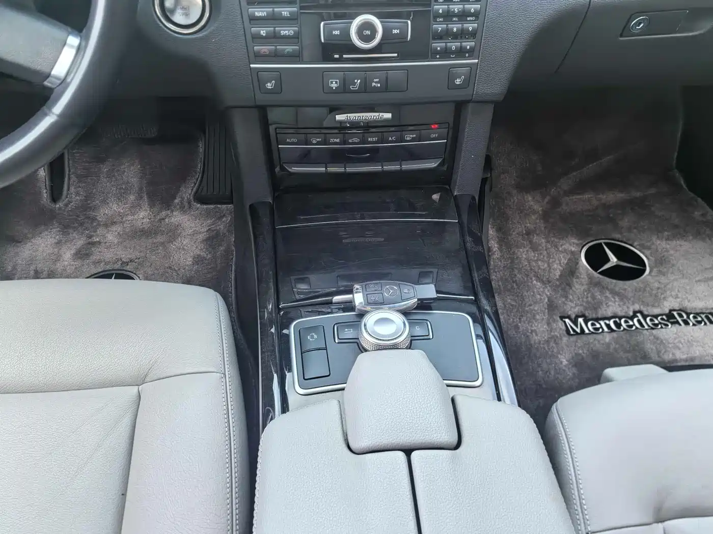 Mercedes-Benz E-Class 2012 E 300 L Fashion фото 10