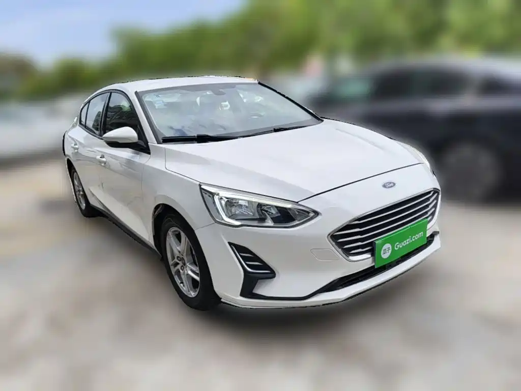 Фото 24 - Ford Focus