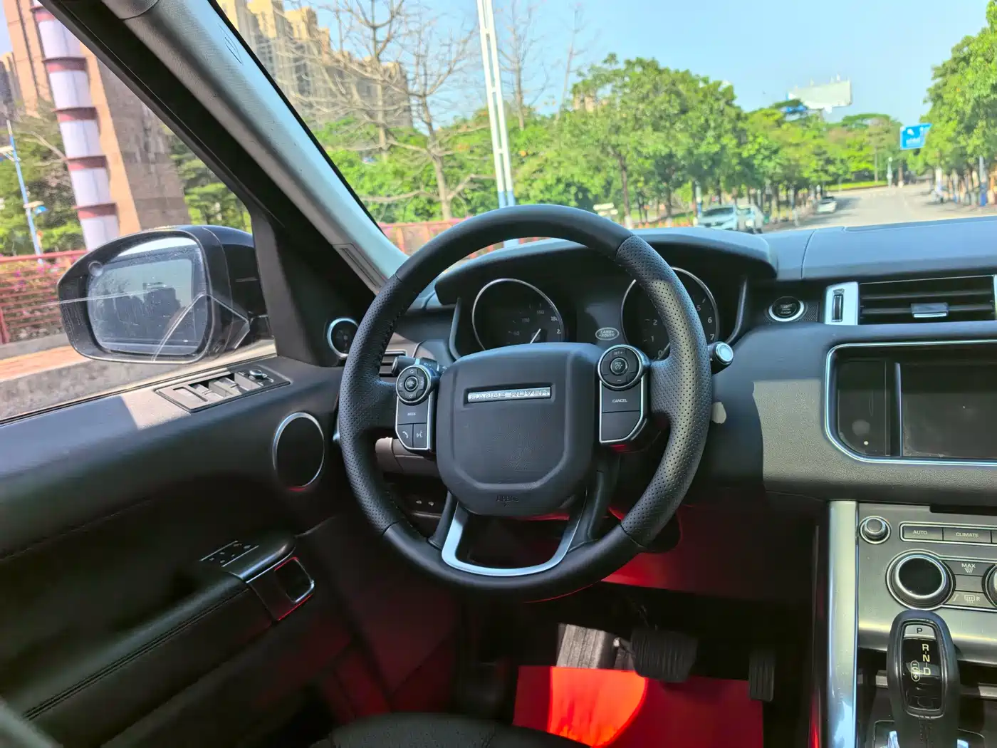 Land Rover Range Rover Sport 2016 Model 3.0 SC V6 SE фото 7