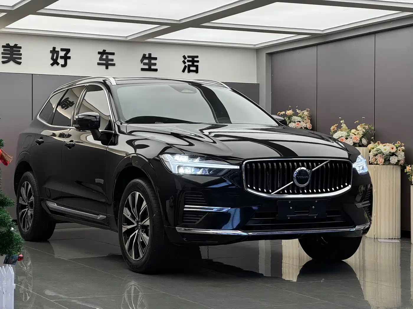Volvo XC60 2025 B5 4WD Intelligent Sport Edition фото 3