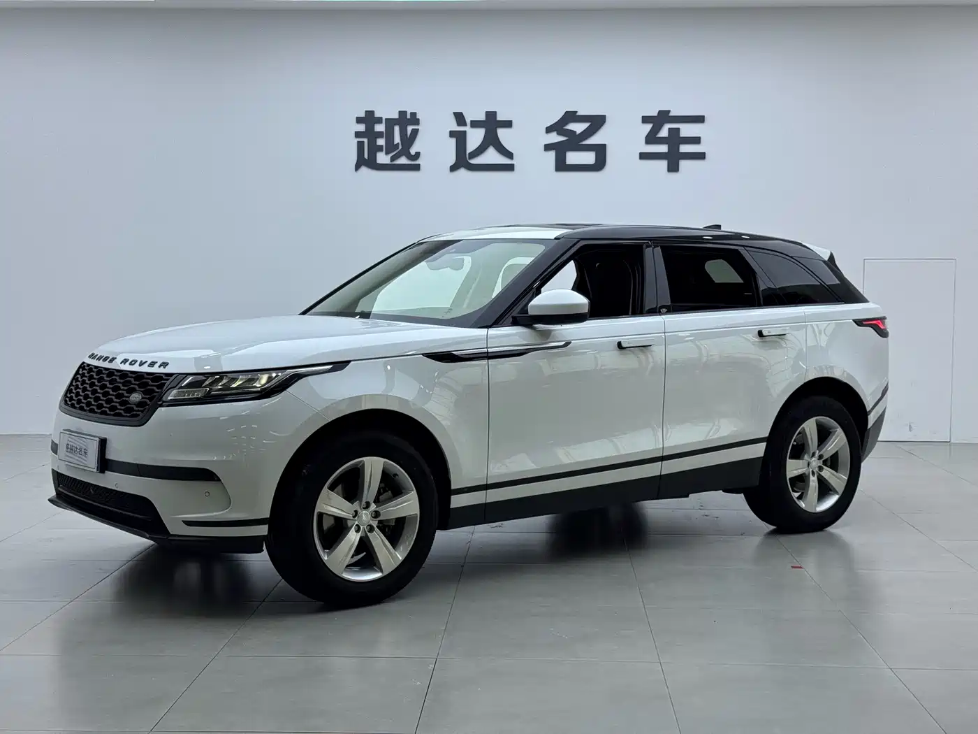 Фото 1 - Land Rover Range Rover Velar