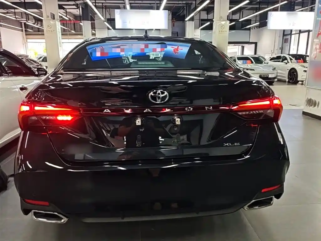 Toyota Avalon 2022 2.0L XLE Premium фото 6