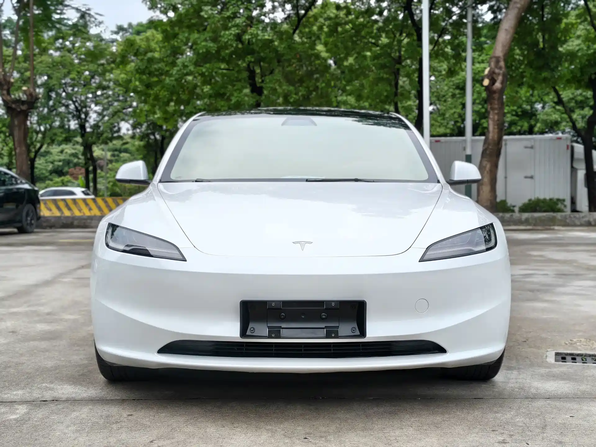 Фото 6 - Tesla Model 3