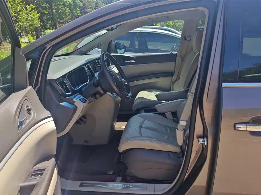 Buick GL8 2011 3.0L XT Luxury Business Flagship фото 9