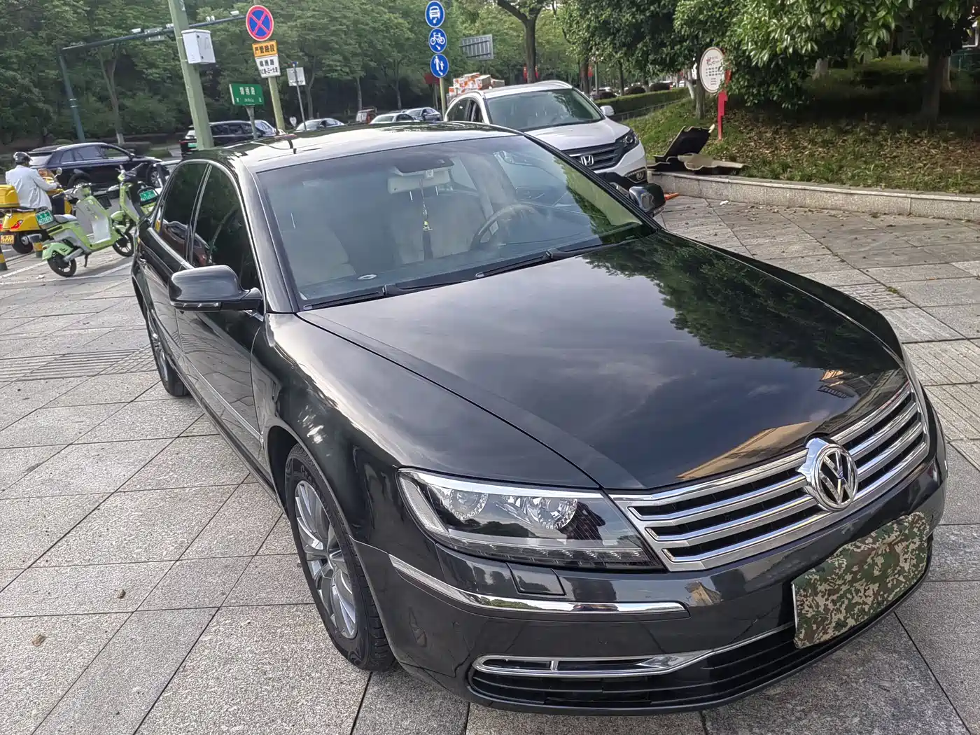 Volkswagen Phaeton 2011 3.6L V6 5-seat Extended Business Edition фото 5