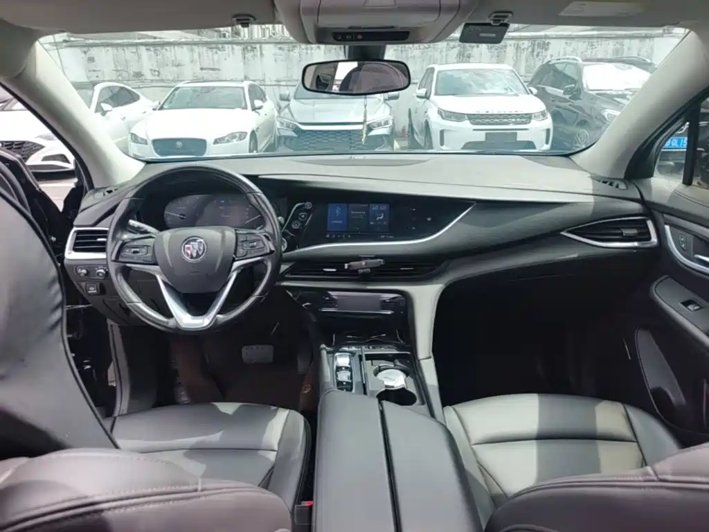Фото 10 - Buick Enclave