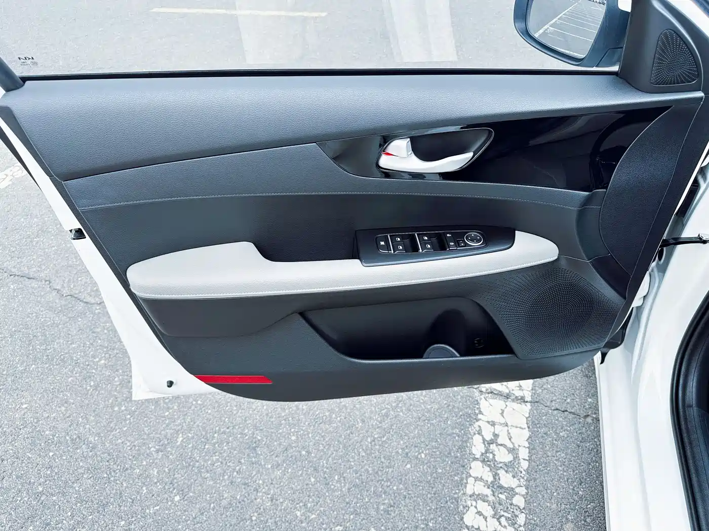 Kia K3 2023 Model 1.5L CVT Luxury Edition фото 13