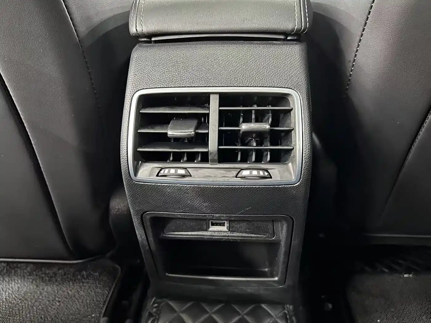 Peugeot 408 2019 360THP Auto Luxury Edition China VI фото 13