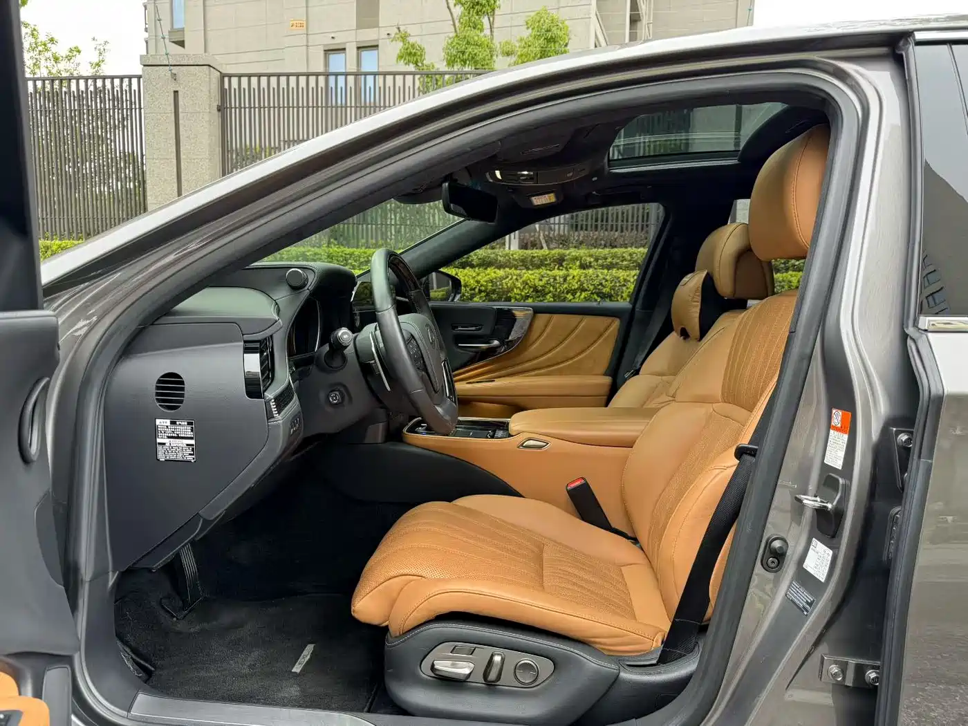 Lexus LS 2021 500h Luxury Edition фото 11