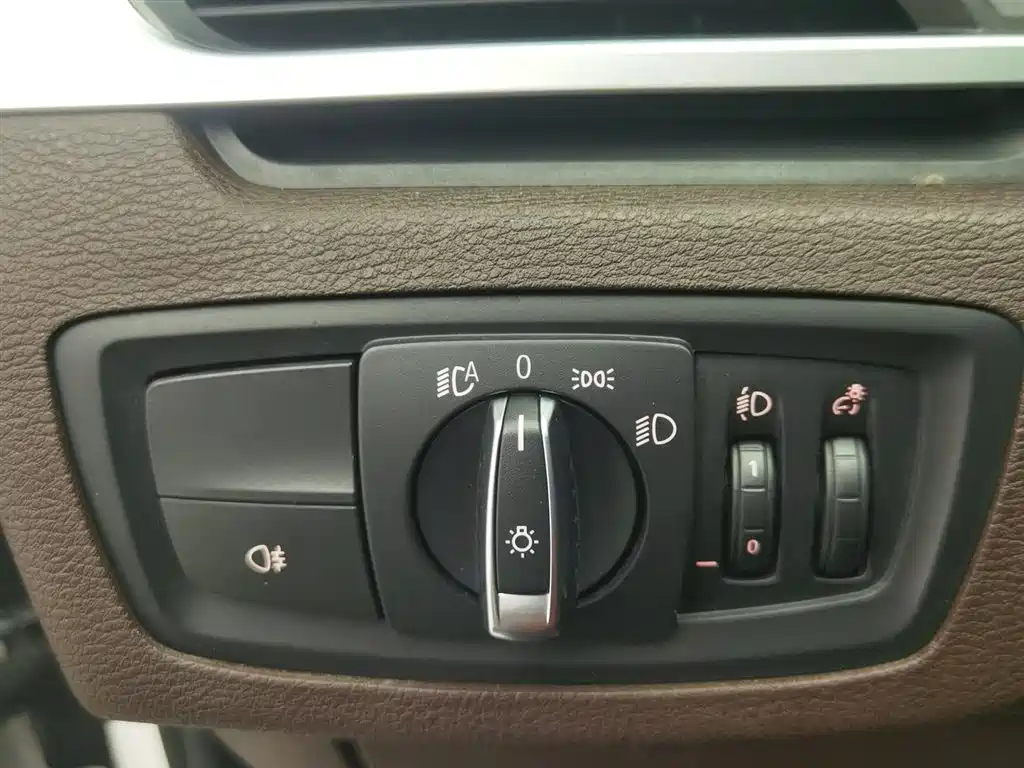 BMW X1 2022 sDrive20Li Premium фото 21
