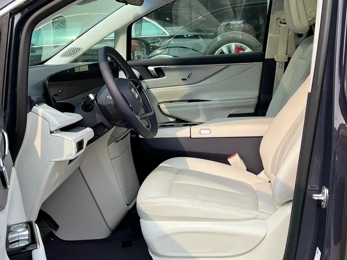 BUICK GL8 NEW ENERGY