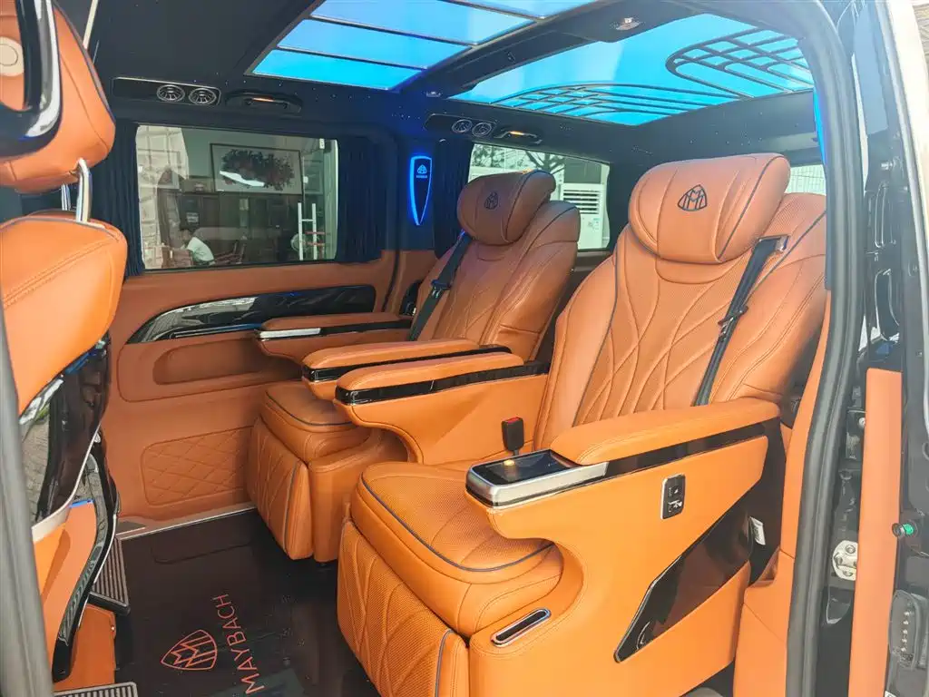 Mercedes-Benz Vito 2024 2.0T Business 7-Seater фото 12