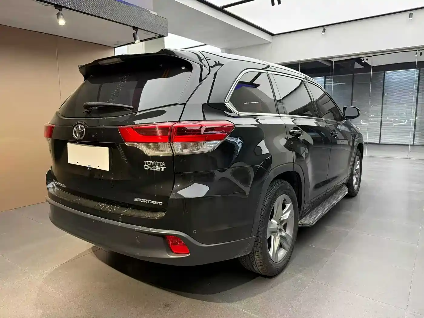 TOYOTA HIGHLANDER