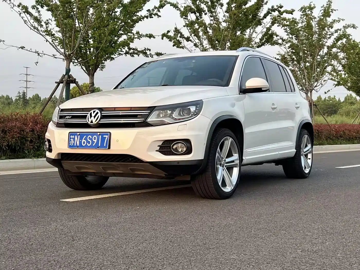 VOLKSWAGEN TIGUAN